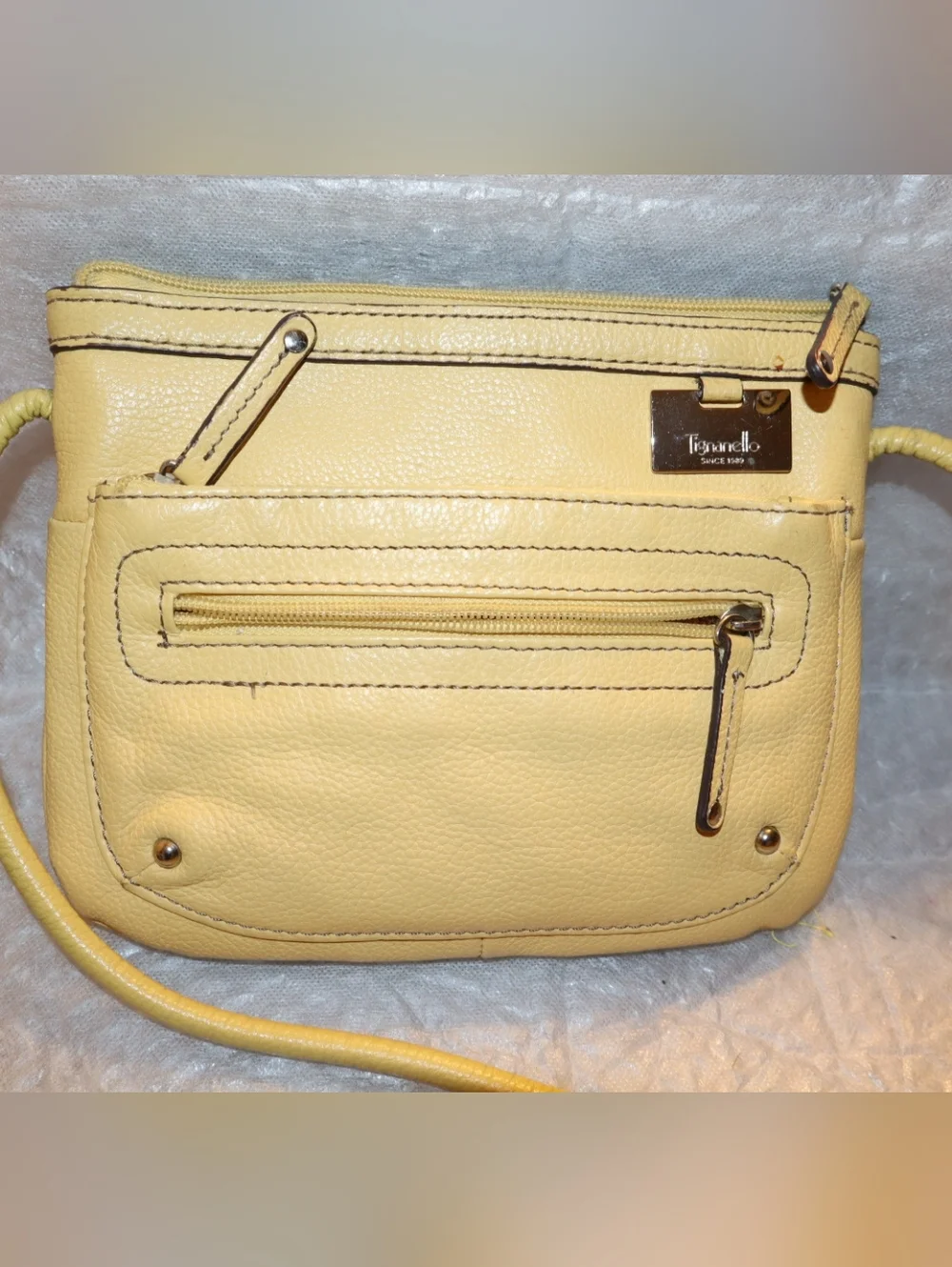 Tignanello Lined Pebbled Leather Butter Yellow Crossbody Bag Pockets‎ Organizer